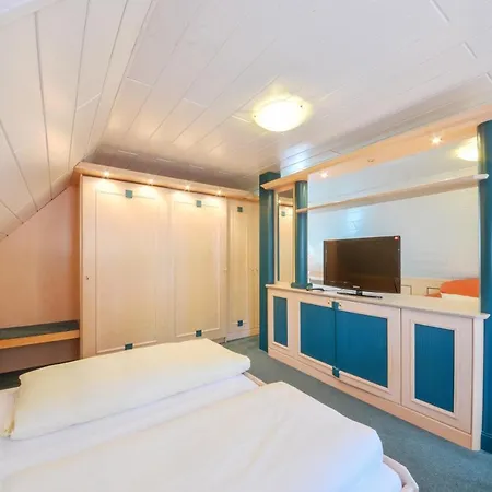 Krone 3* Niederstotzingen