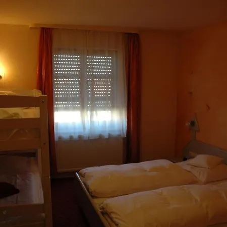 Krone 3* Niederstotzingen